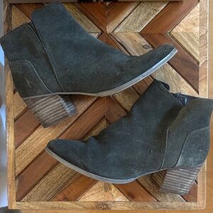 Aldo Dark Green Suede Ankle Booties